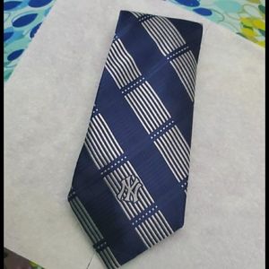 BOGOAuthentic Vintage MLB Certified NY Yankees Tie